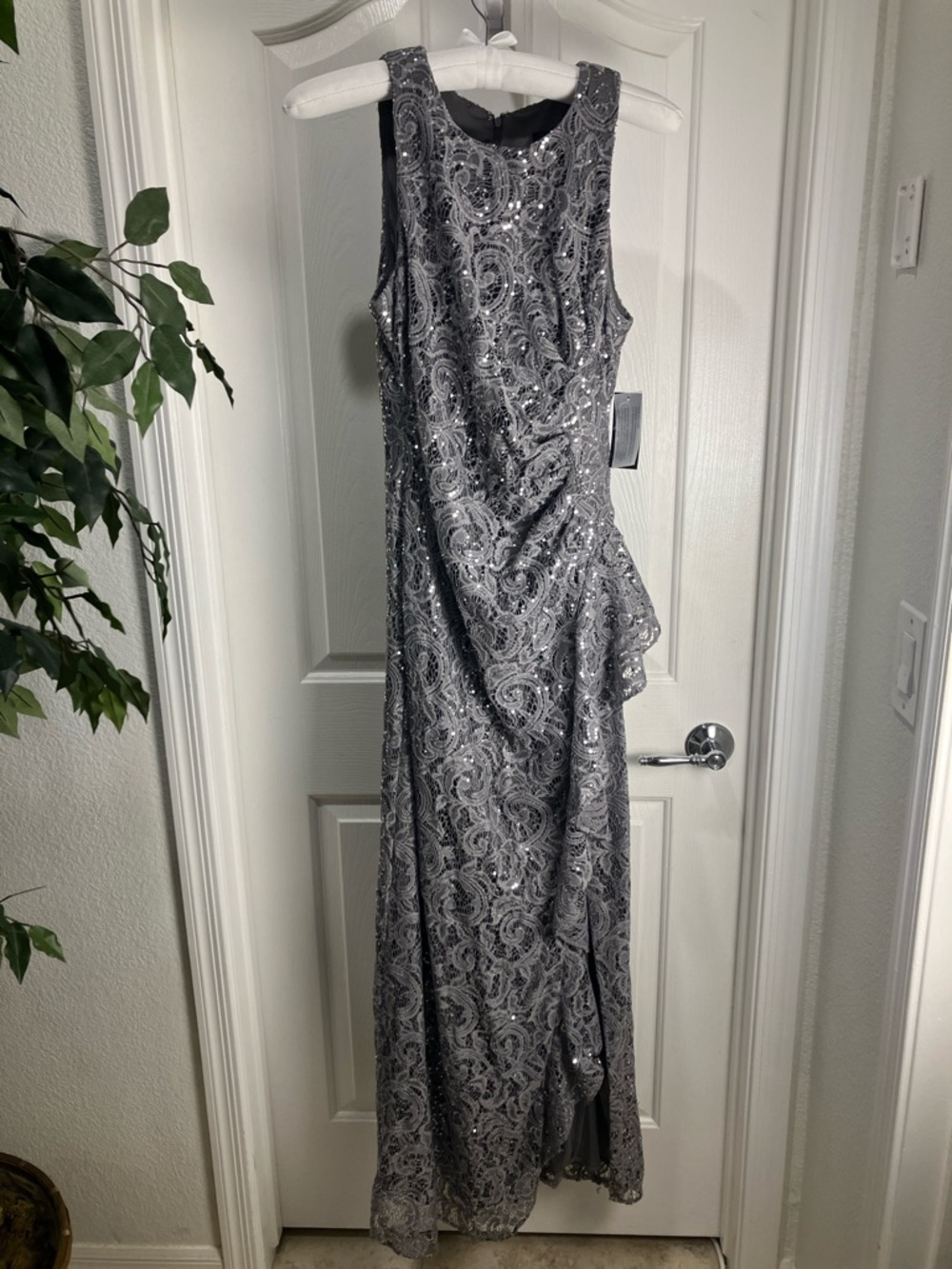 Alex Evenings Elaine Sleeveless Lace Gown, 8, Silver Gray